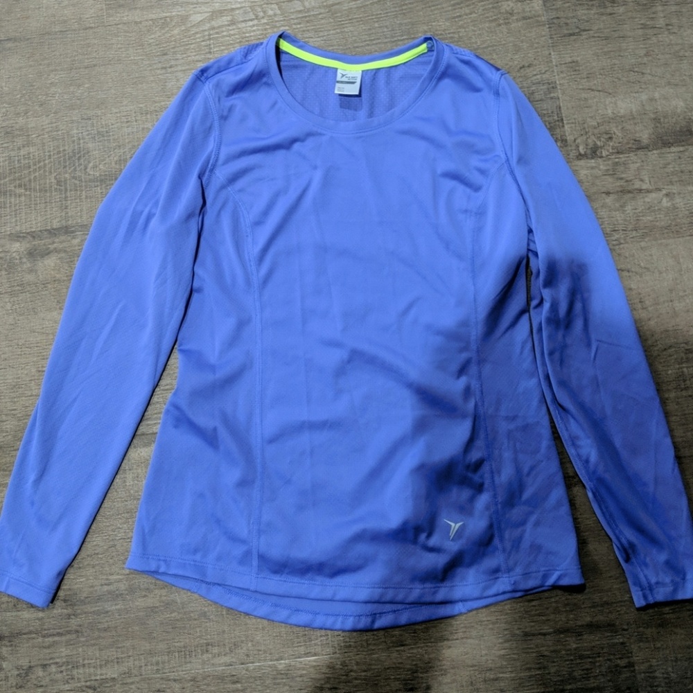 Old navy running shirt